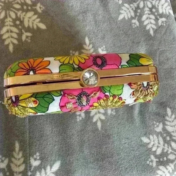 Alixandra Collection Miami Handbag - Picture 5 of 11